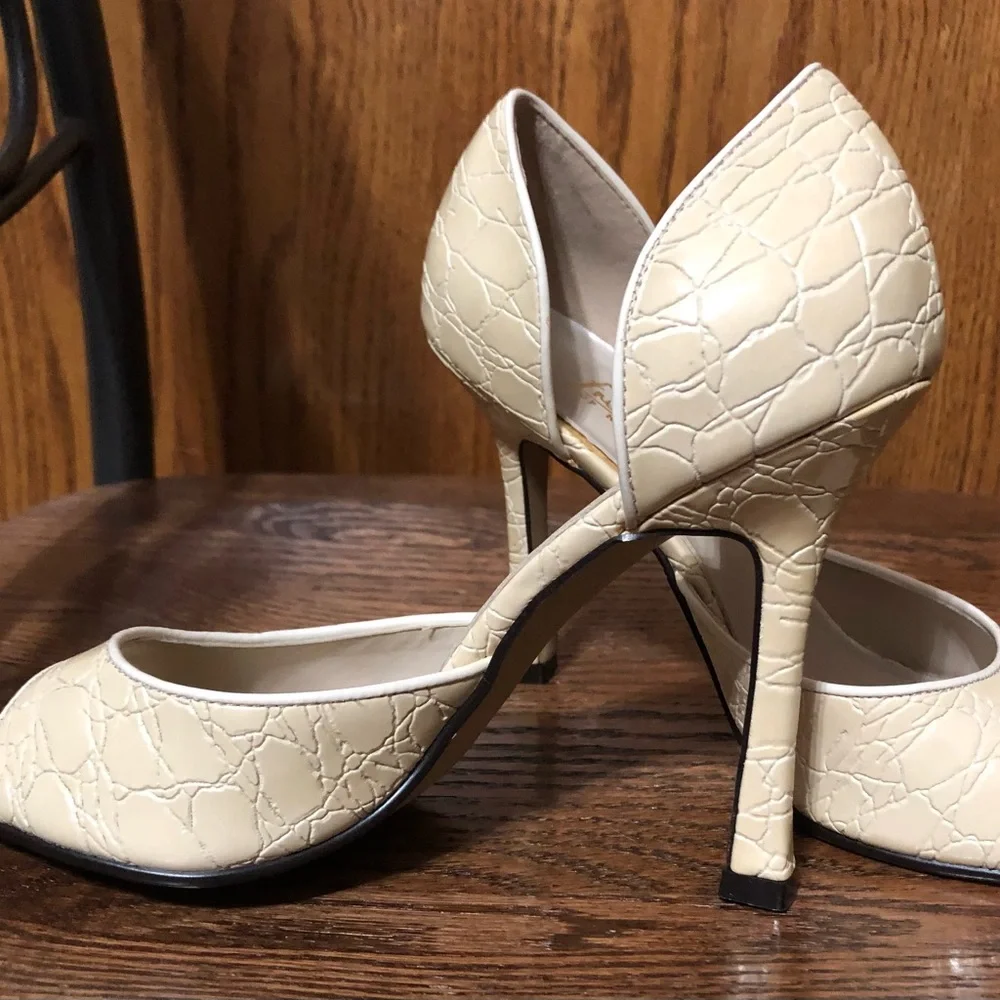 Vintage D’orsay Heels - Picture 5 of 5